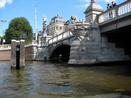 This bridge was modeled after the bridges across the Seine in Paris