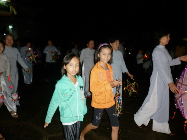 TrungThu2011KhanhVan_15.jpg