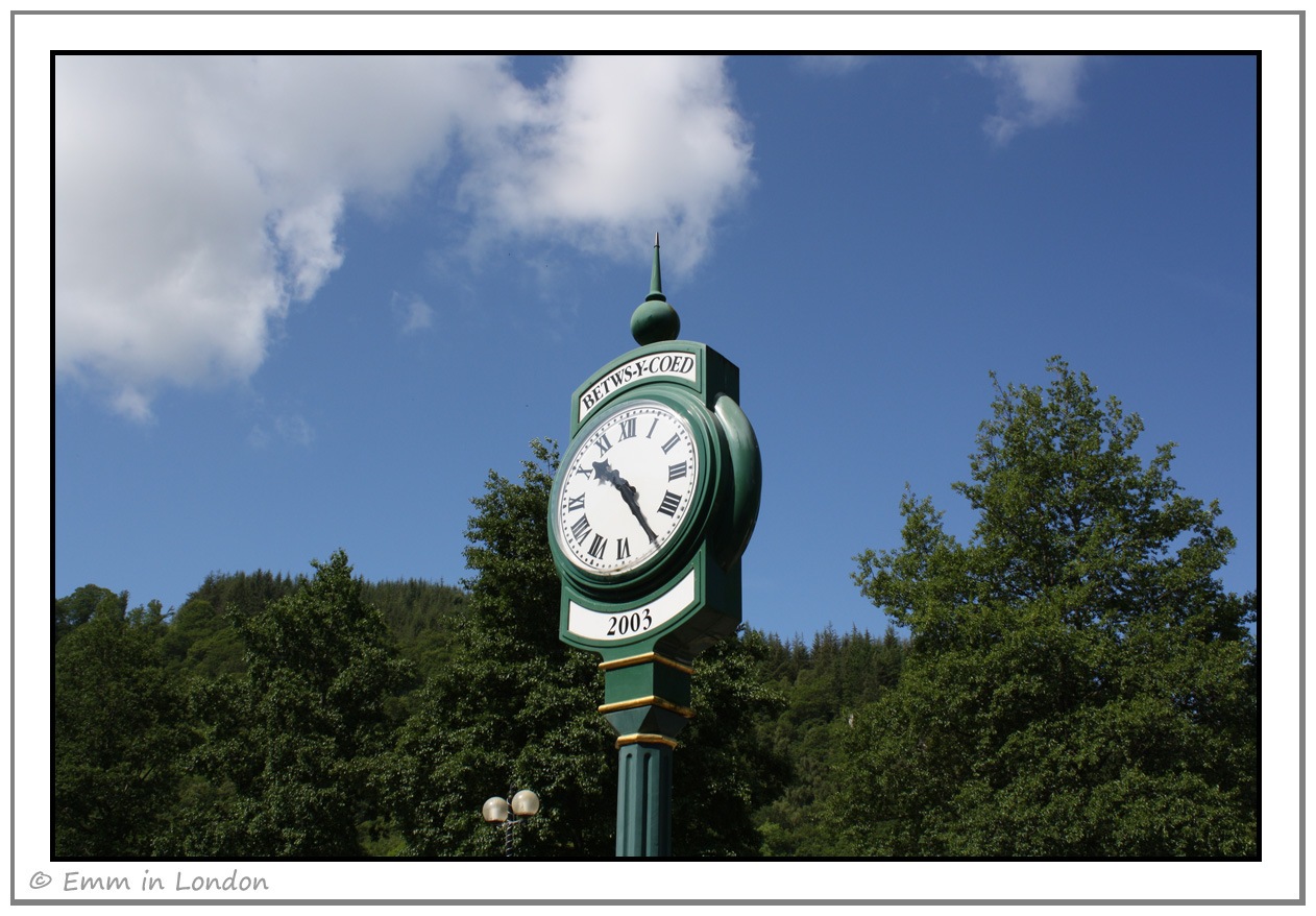 [Betws-y-Coed%2520Station%2520Clock%255B7%255D.jpg]