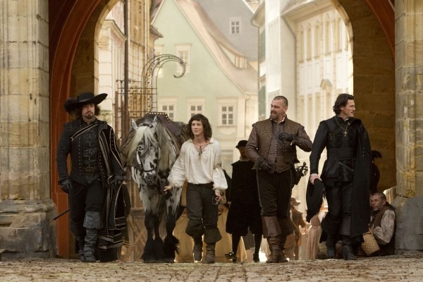 [the_three_musketeers_movie_image_01-600x400%255B5%255D.jpg]