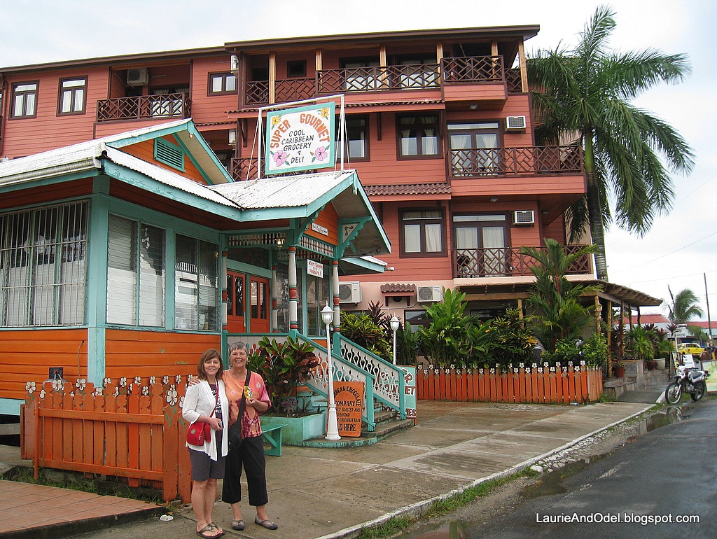 [Pat-and-Becky-in-Bocas-town4.jpg]