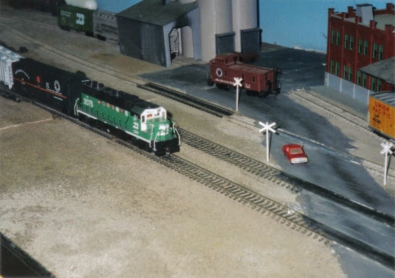[20-HO-Scale-Layout-at-the-Lewis-Coun.jpg]