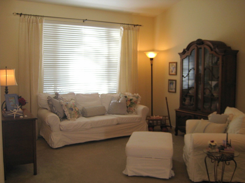 [front%2520room%2520070%255B3%255D.jpg]