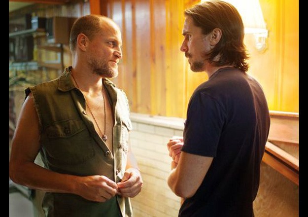 Christian Bale és Woody Harrelson az Out of the Furnace első képén 02