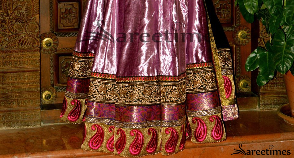 [Velvet_Lehenga2%255B8%255D.jpg]