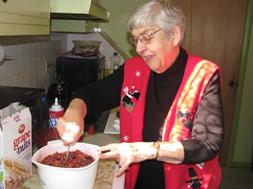 Wilma Goddard of Republic mixes together the ingredients in her grandmother's Jell-O Plum Pudding recipe.
