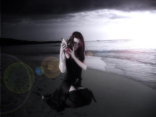 Gothic Romance Beach, Gothic Girls