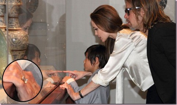 ht_angelina_jolie_ring_nt_120413_wblog