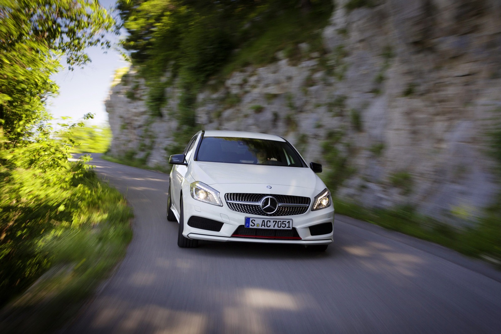 [2013-Mercedes-A-Class-24%255B2%255D.jpg]