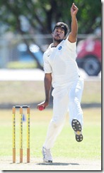 Varun Aaron bowling
