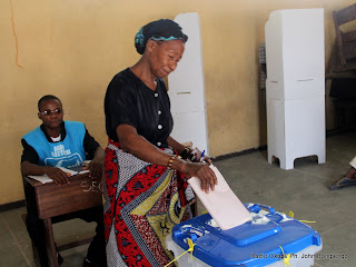  – Début de vote le 28/11/2011 à Kinshasa, pour les élections de 2011 en RDC. Radio Okapi/ Ph. John Bompengo