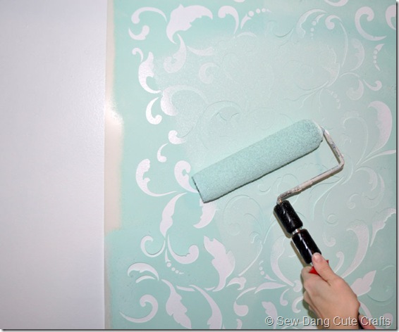 Roll-paint-on-stencil