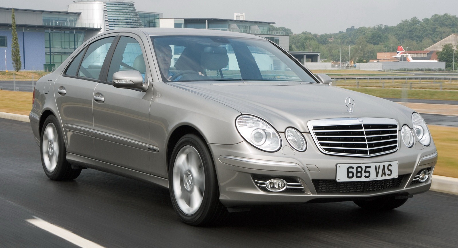 [Mercedes-Benz-E-Class%255B3%255D.jpg]