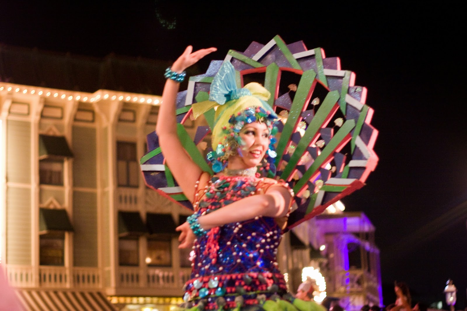 [soundtastic%2520parade%2520peacock%255B4%255D.jpg]