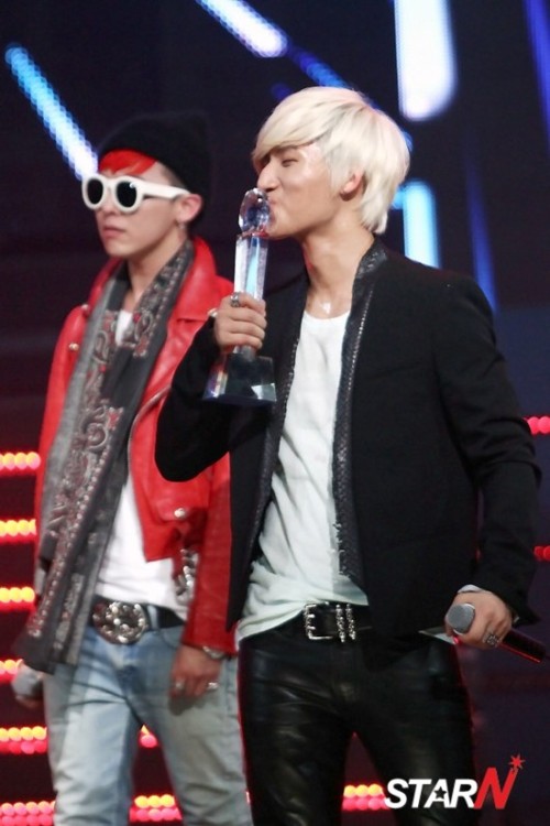 Big Bang - Mnet M!Countdown - 15mar2012 - 20.jpg