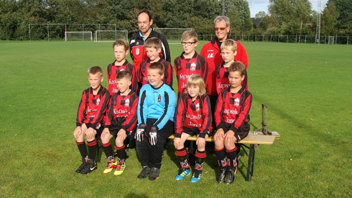 2011 - 07 SEP - WVV E5 TRAINING IN TENUE 028.jpg