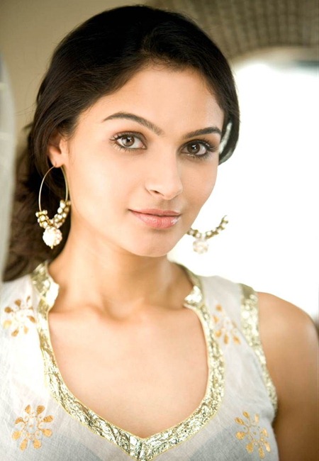 Andrea Jeremiah Hit Actress in Tamil Movies Wallpapers