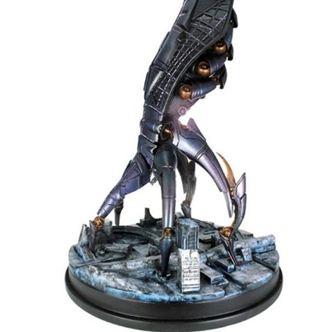 sovereign reaper statue 01b