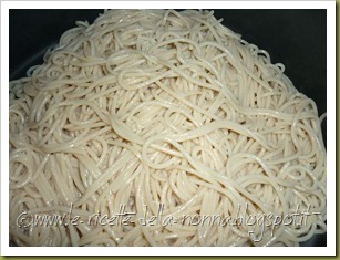 Spaghetti di riso semintegrale senza glutine con pesto di nocciole, basilico e peperoncino piccante (8)