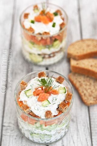 [salata%2520la%2520pahar%2520cu%2520somon%2520afumat%255B5%255D.jpg]