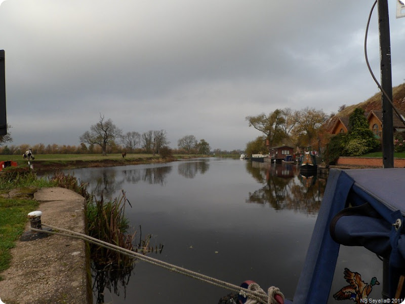 SAM_0032 Below Redhill Lock