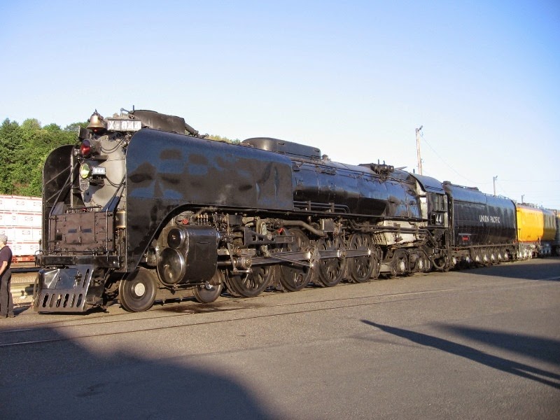 [IMG_6518-Union-Pacific-844-at-Albina.jpg]