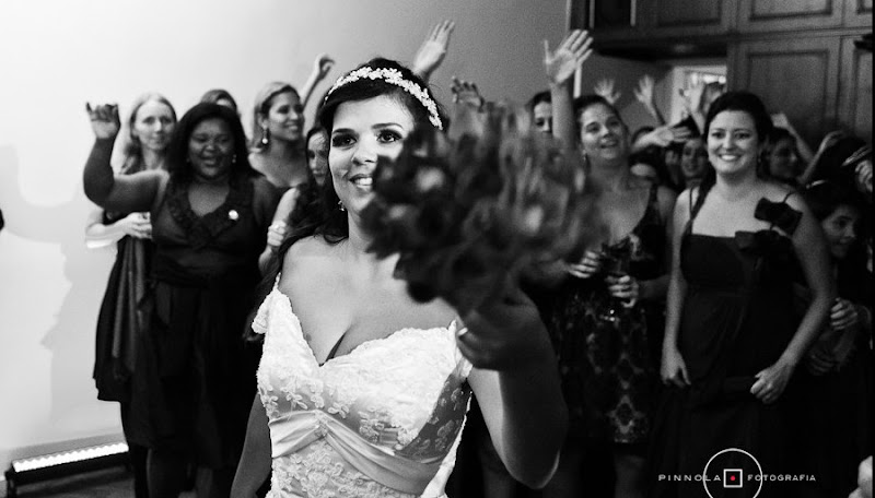 Fotos de Casamento Karen e Reynaldo no Recanto do Barão. Foto numero 24 da cerimonialista Liliane Cariello, do Rio de Janeiro, RJ, que faz cerimonial de casamentos, cerimonial de eventos, cerimonial de festas, cerimonial de 15 anos, cerimonial de bodas, cerimonial de eventos sociais, cerimonial de aniversários, decoração de casamento, decoração de festas de 15 anos, decoração de eventos sociais, decoração de aniversários, buffet de casamento, buffet de 15 anos, buffet festas, buffet eventos e assessoria cerimonial. cerimonial casamento cerimonialista eventos casamentos rio festa buffet 15 anos niteroi festas de janeiro rj decorações decoracao arranjos para flores decoração igreja judaico