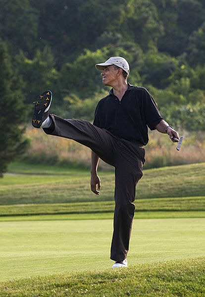 [414px-Barack_Obama_playing_golf3.jpg]