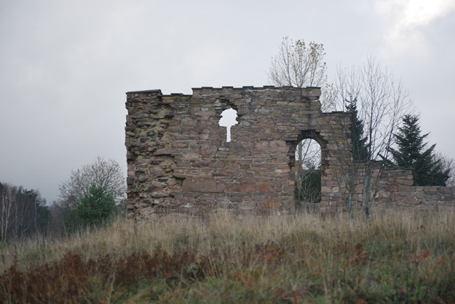 [2011-10-30%2520Maridalen%2520Church%2520Ruins%255B3%255D.jpg]