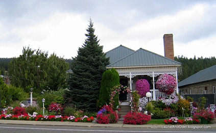 Roslyn Flower House