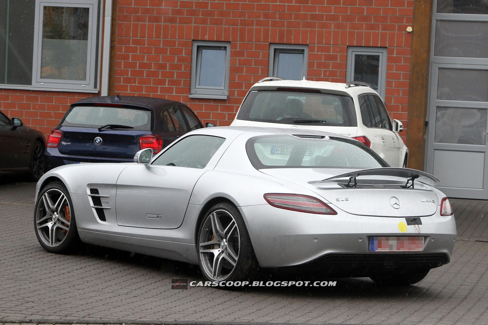 [2014-Mercedes-SLS-AMG-E-CELL_4%255B3%255D.jpg]