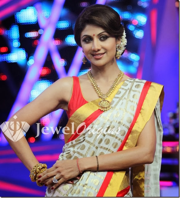 Shilpa_Shetty_Gold_Jewellery Shilpa_Shetty_Gold_Jewellery