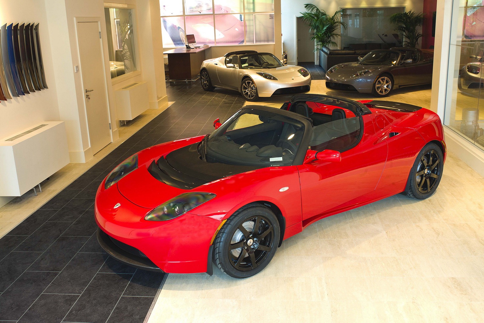 [Tesla-Dealership-1%255B3%255D.jpg]