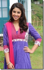 Telugu Actress Richa Gangopadhyay Pictures in Sarocharu Movie