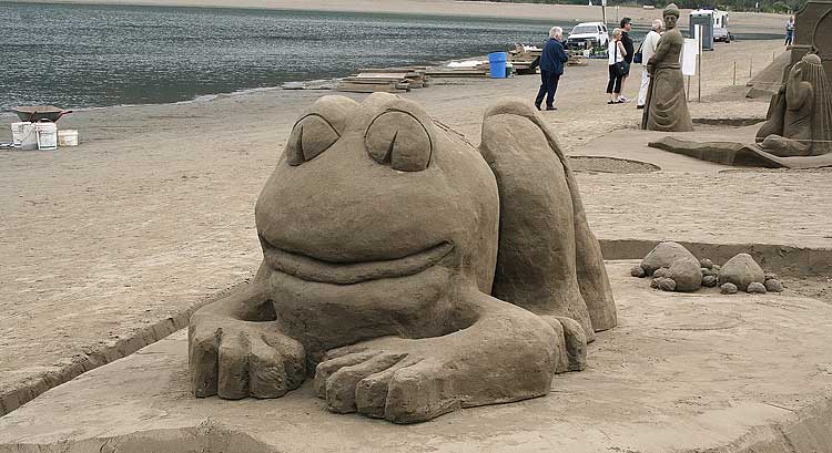 SAND CASTLES competition in Oregon