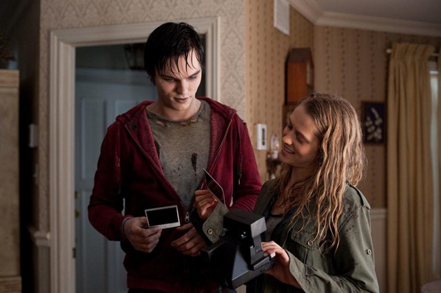 Warm Bodies filmrészletek és kulisszatitkok videók