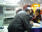 atendiendo en la feria expoarcon.JPG