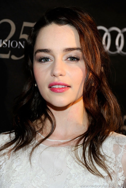 emilia-clarke- Daenerys-Targaryen-linda-sexy-game-of-trhones-guerra-dos-tronos-sexta-proibida-desbaratinando (21)