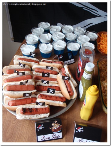 hot dog pirate boats and fish in the ocean jello hot dog pirate boats and fish in the ocean jello
