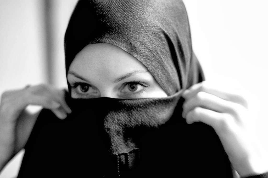 [muslim-woman-filepix-hijab-irania%255B4%255D.jpg]