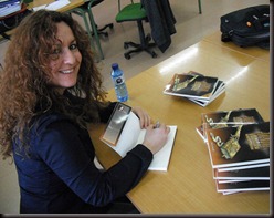 firmando más libros firmando más libros
