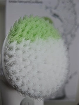 [Clinique-Sonic-System-Cleansing-Brush%255B2%255D.jpg]