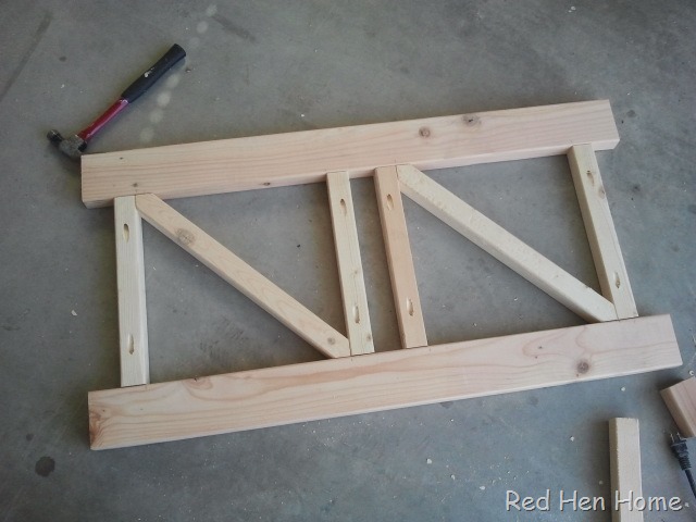[Red%2520Hen%2520Home%2520bench%2520back%25201%255B3%255D.jpg]