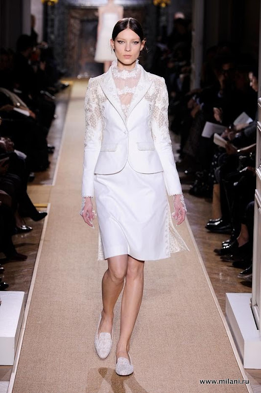 valentino-haute-couture-spring-2012-pfw47.jpg