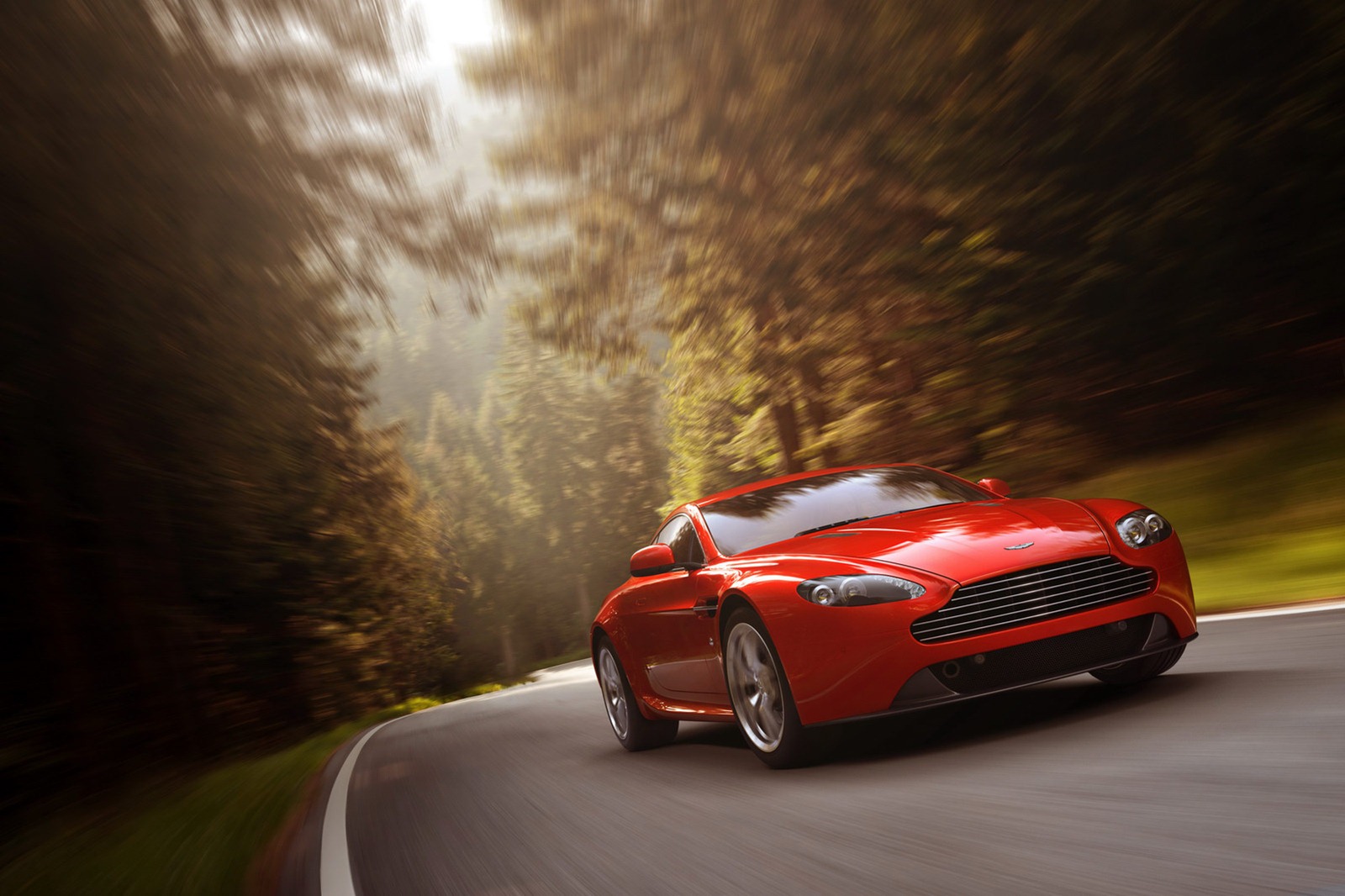 2012-Aston-Martin-Vantage-2%255B2%255D.jpg
