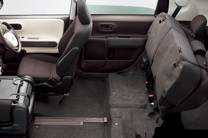 [2013-Toyota-Spade-24%255B2%255D.jpg]