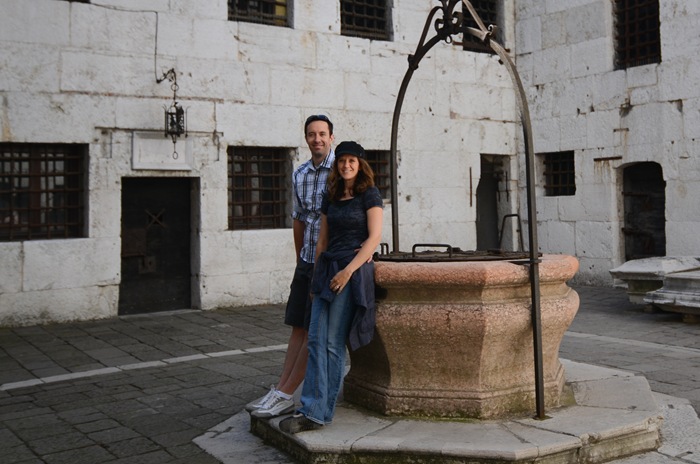 [doge%2520palace%2520dungeon%2520courtyard%255B2%255D.jpg]