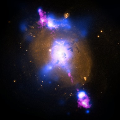 imagem composta de galáxia com buraco negro