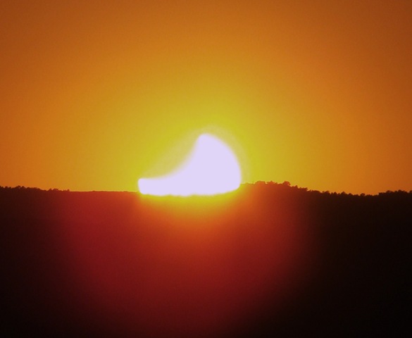 [Eclipse%2520Sunset%2520%2520III%2520Ya-Ta-Hey%255B4%255D.jpg]