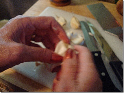 how to peel garlic